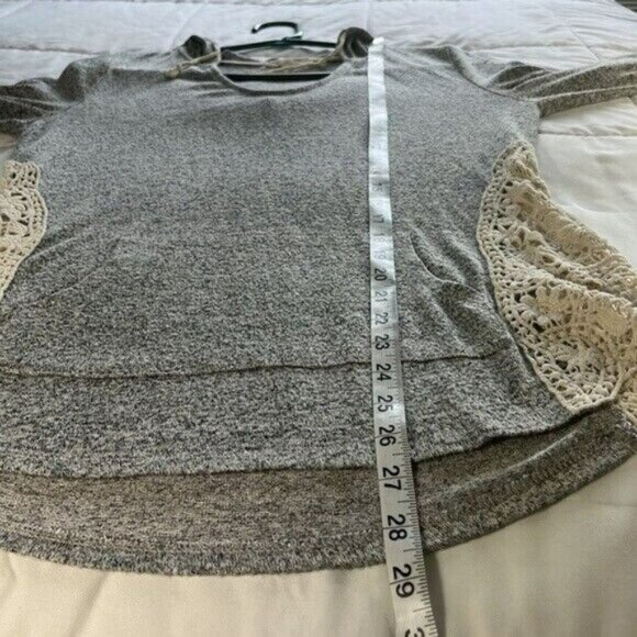 paper tee Knit Hoodie with Kangaroo Pocket & Crochet Sides, Tunic Length, Medium - Picture 6 of 9